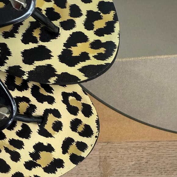 Kate Spade New York Nova Leopard Print Flip Flops- SZ W 9 - Picture 7 of 11